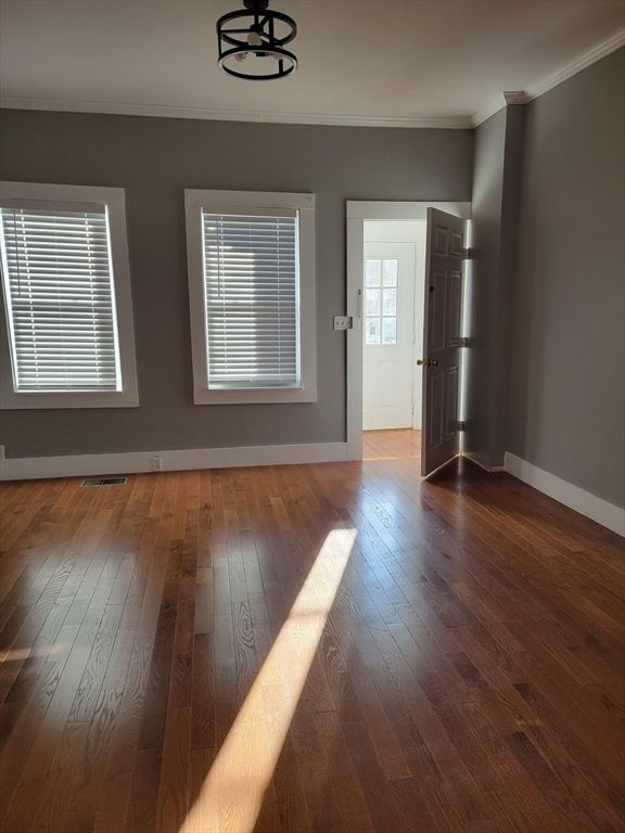 Empty room, Interior, Pendant Lights, Wood Texture Flooring