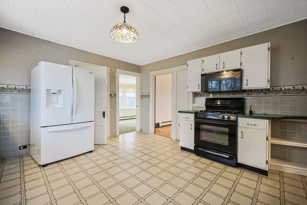 Interior, Kitchen, Pendant Lights, Stainless Steel Appliances