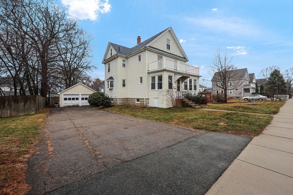 Backyard, Detached Garage, Exterior