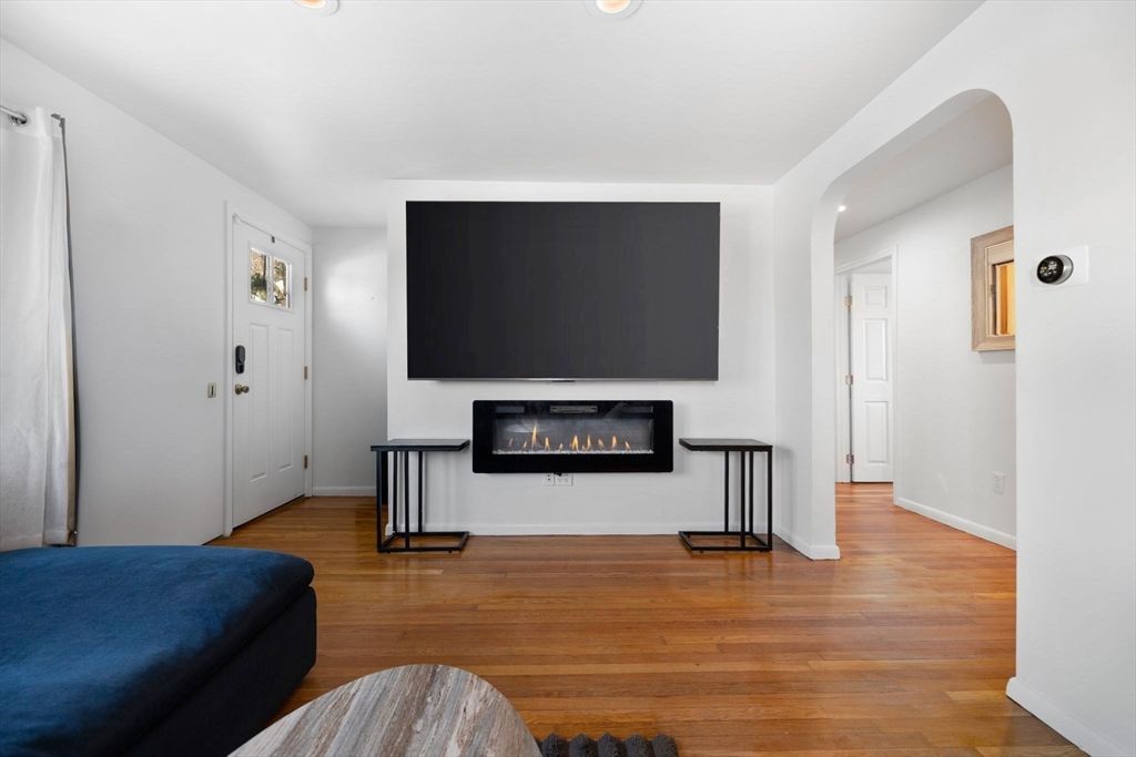 Fireplace, Interior, Recessed Lighting, Wood Texture Flooring