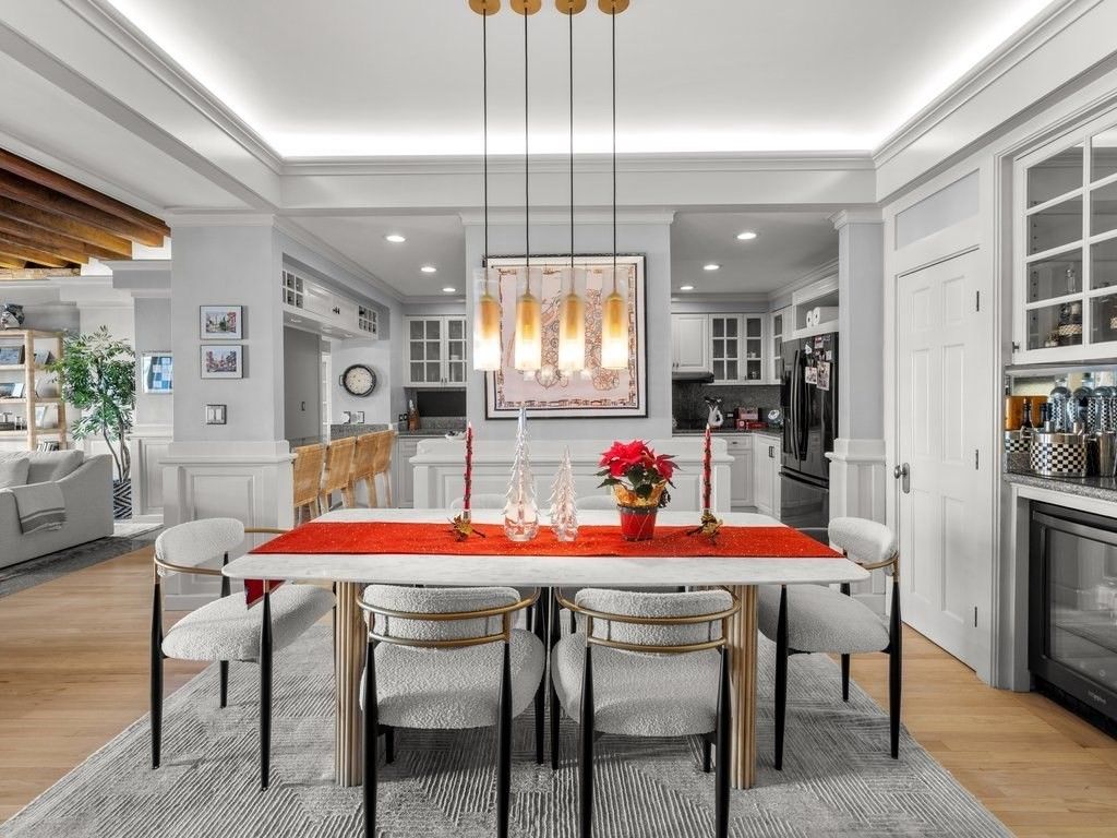 Dining room, Interior, Kitchen, Pendant Lights, Recessed Lighting, Wood Texture Flooring