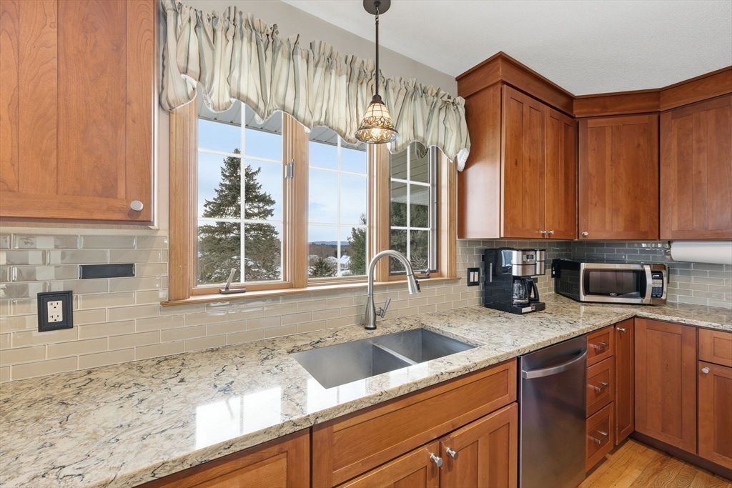 Interior, Kitchen, Pendant Lights, Wood Texture Flooring