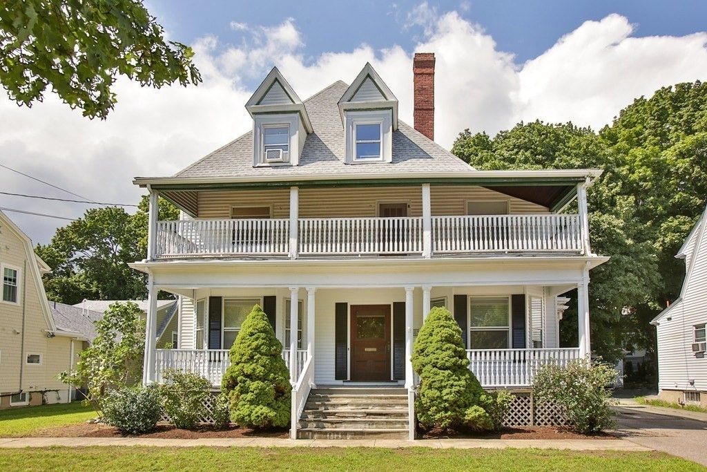 Exterior, Facade, Queen Anne Victorian