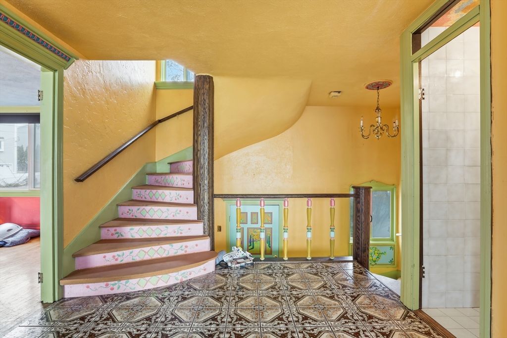 Chandelier, Interior