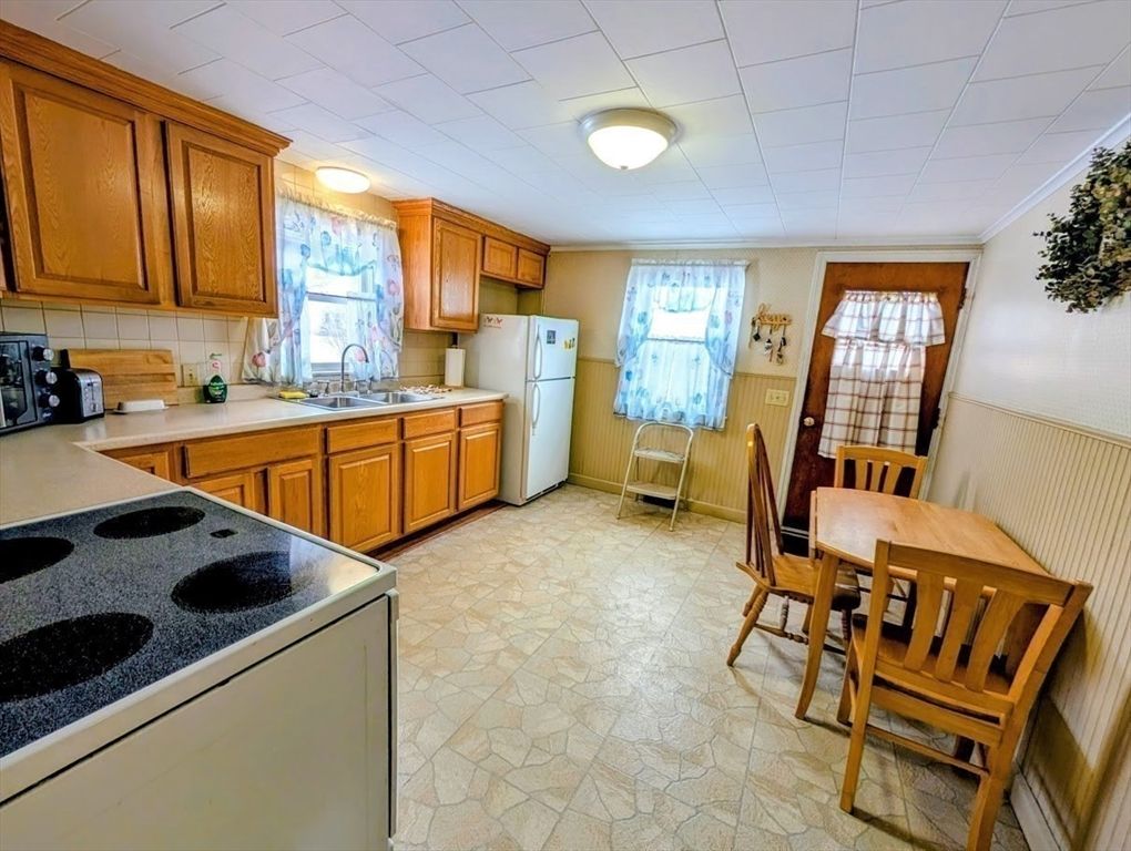 Dining room, Interior, Kitchen