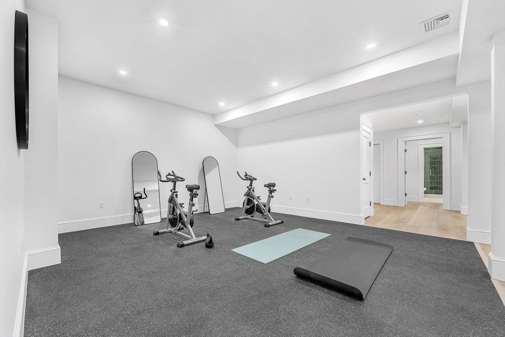 Fitness Equipment, Interior, Recessed Lighting, Wood Texture Flooring