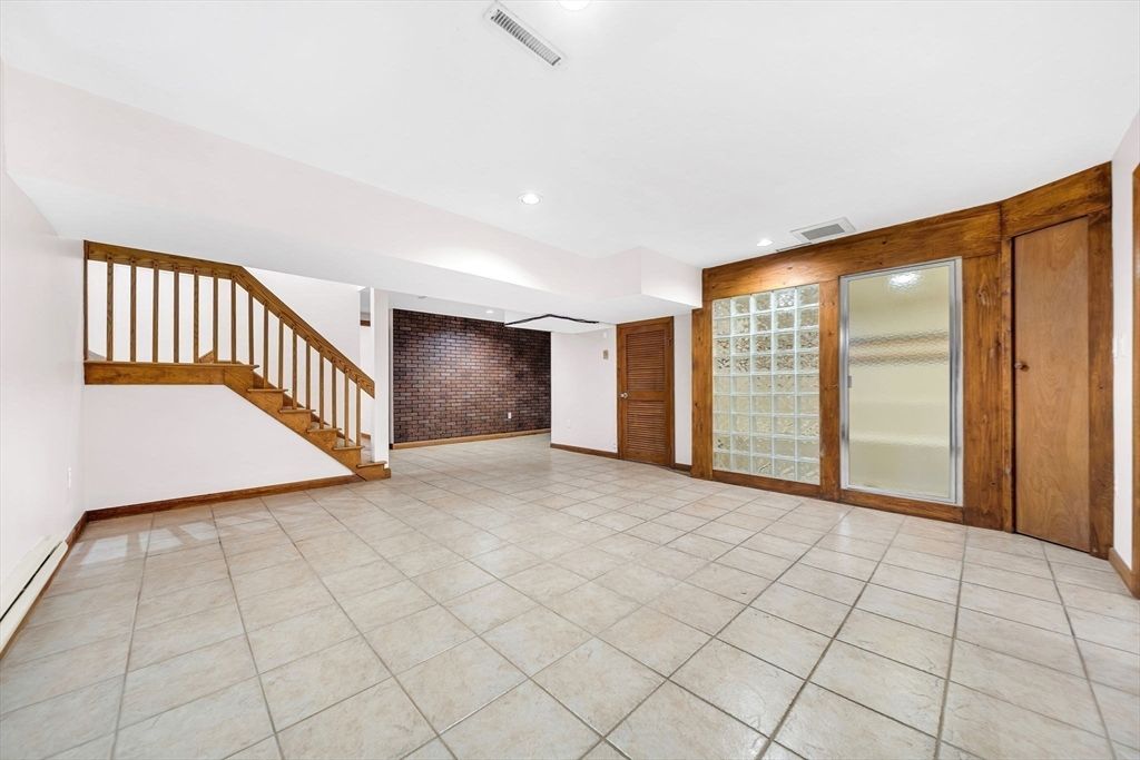 Empty room, Interior, Recessed Lighting, Stone Walls