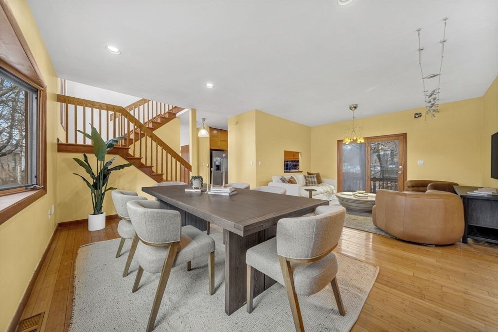 Dining room, Interior, Living room, Pendant Lights, Recessed Lighting, Wood Texture Flooring