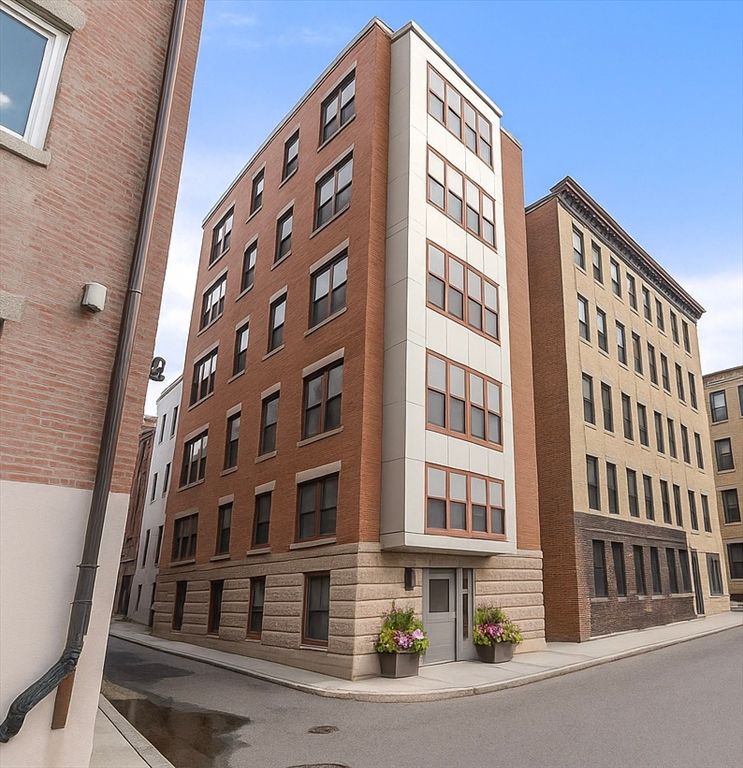 Exterior, Facade, Chicago School