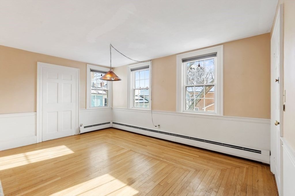 Empty room, Interior, Pendant Lights, Wood Texture Flooring