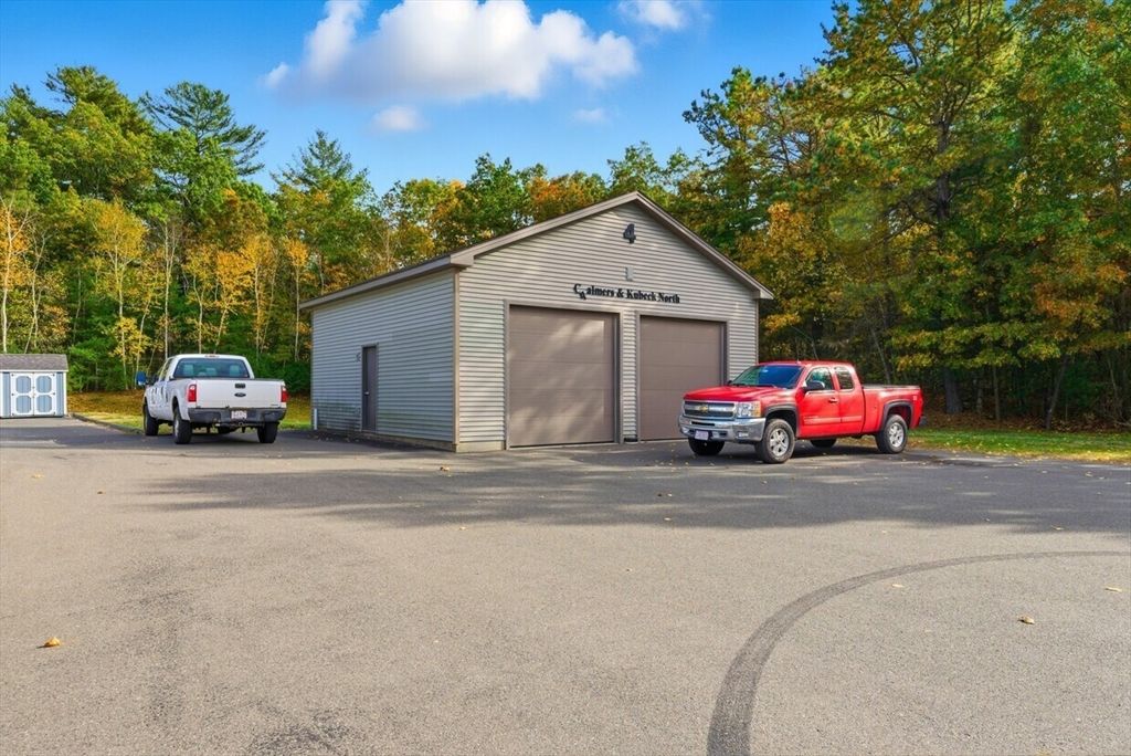 Detached Garage, Exterior