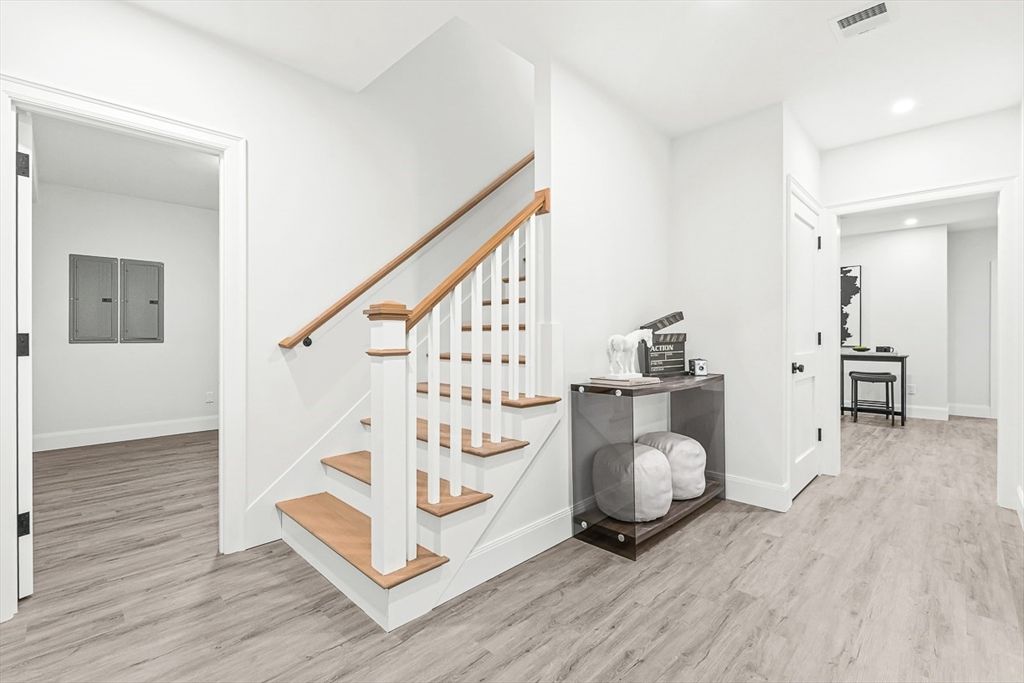 Interior, Recessed Lighting, Wood Texture Flooring