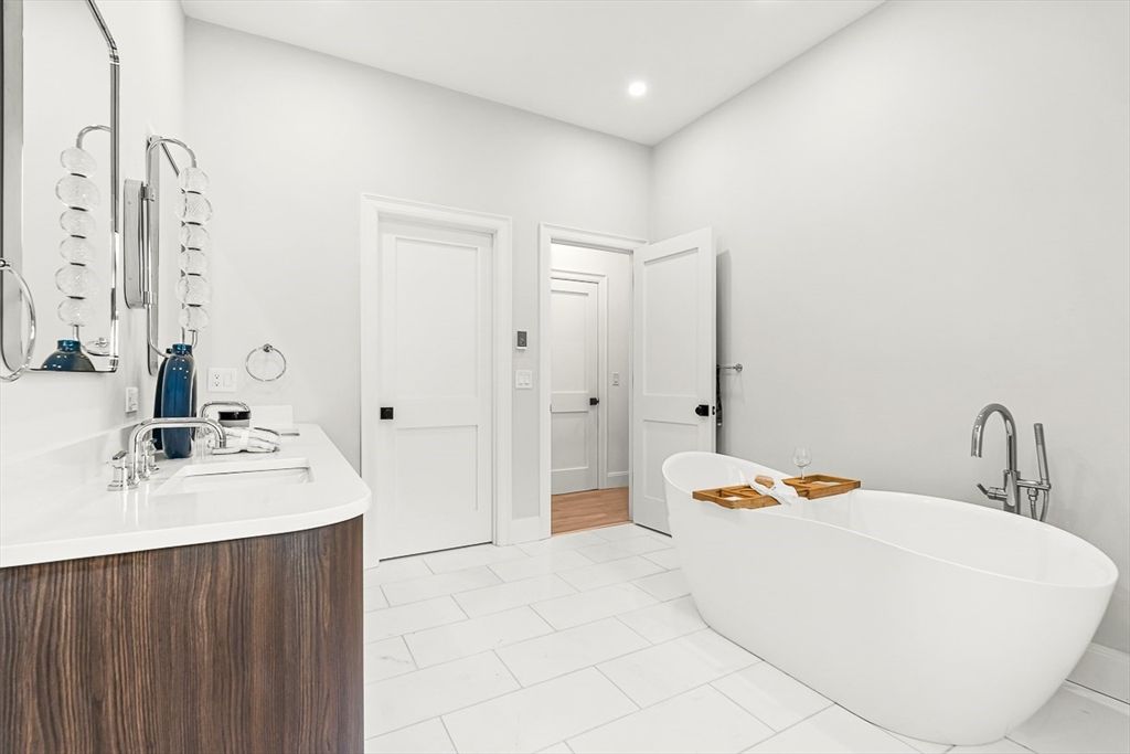 Bathroom, Dual Sink Vanities, Free Standing Baths, Interior, Recessed Lighting