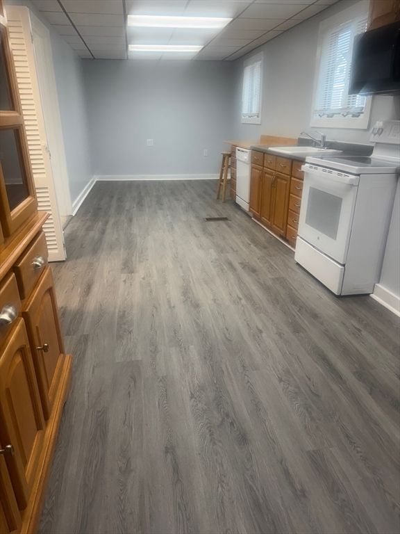Interior, Kitchen, Wood Texture Flooring