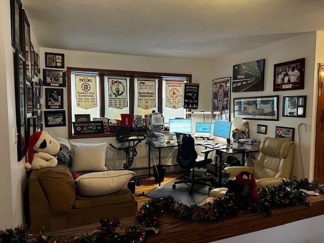 Home Office, Interior