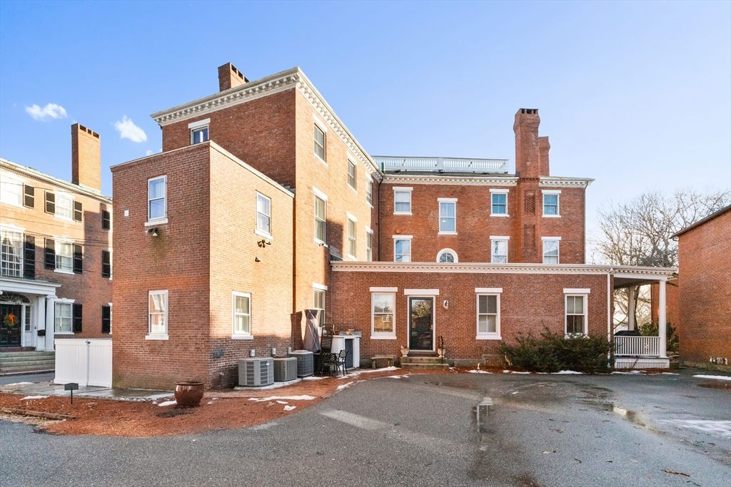 Exterior, Facade, Brick Facade, Rowhouse