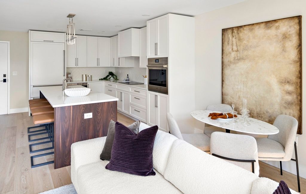 Dining room, Interior, Kitchen, Pendant Lights, Recessed Lighting, Wood Texture Flooring
