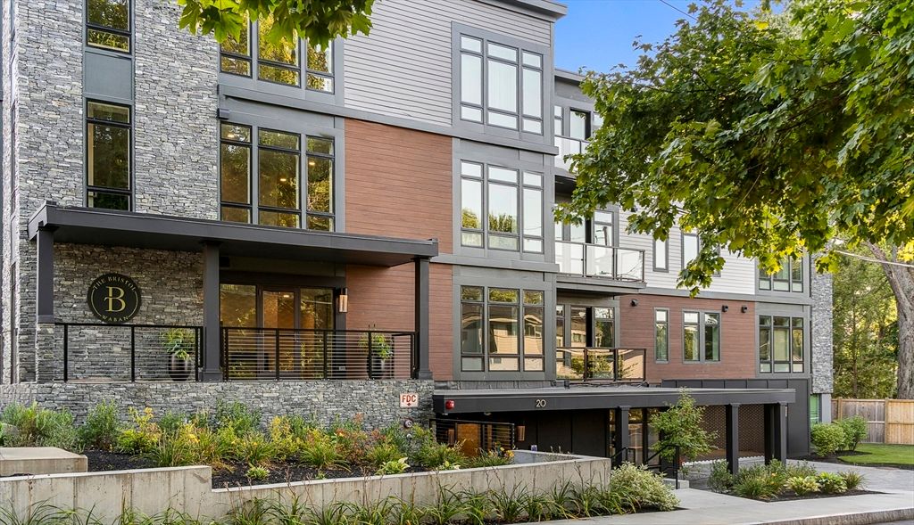 Exterior, Facade, Brick Facade, Modern