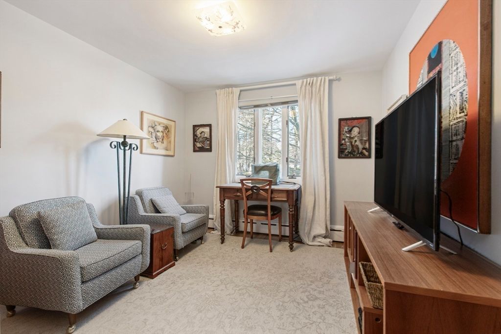 Home Office, Interior