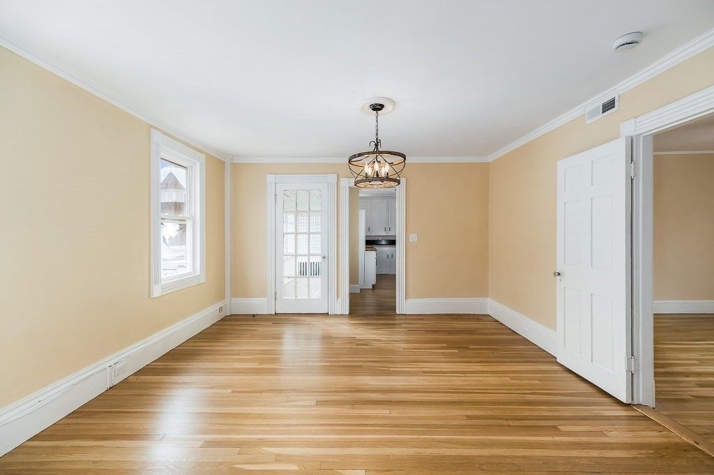 Empty room, Interior, Pendant Lights, Wood Texture Flooring