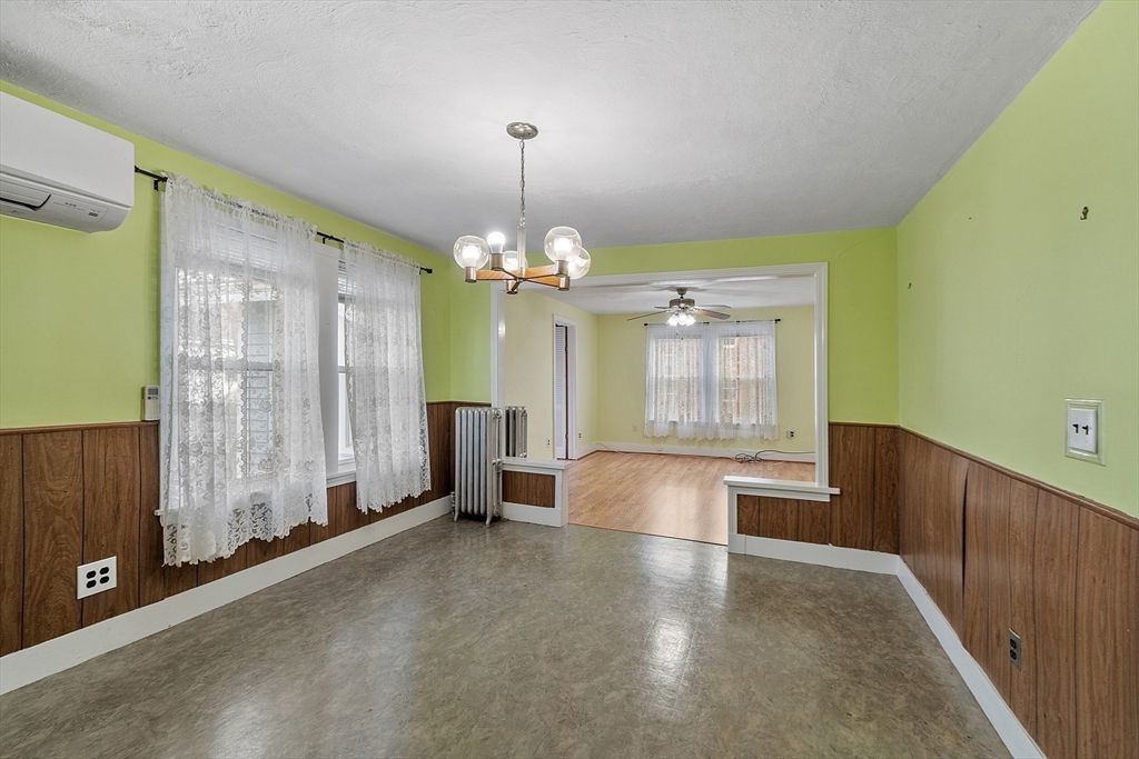 Empty room, Interior, Pendant Lights, Wood Texture Flooring