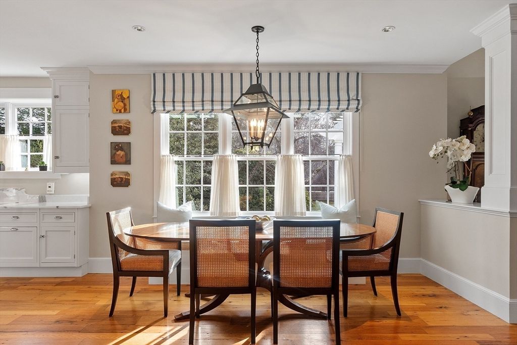Dining room, Interior, Pendant Lights, Recessed Lighting, Wood Texture Flooring