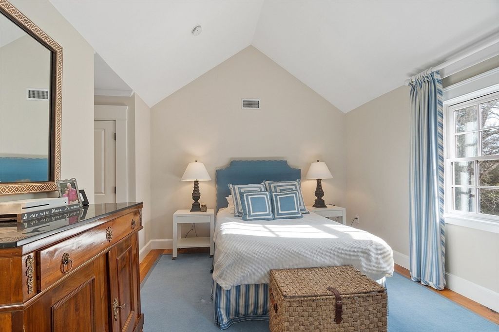 Bedroom, Interior, Water