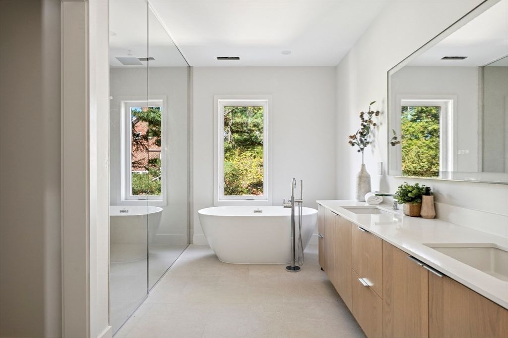 Bathroom, Dual Sink Vanities, Free Standing Baths, Interior, Recessed Lighting