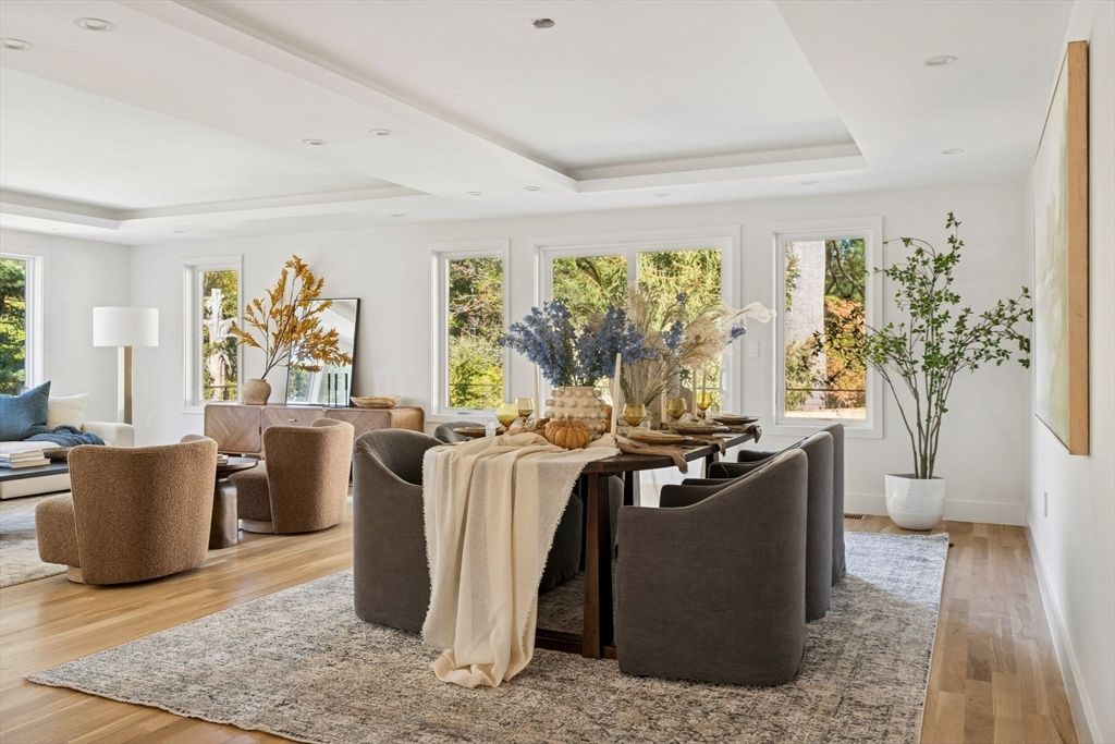 Dining room, Interior, Living room, Recessed Lighting, Wood Texture Flooring