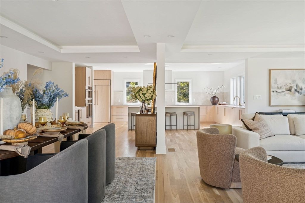 Dining room, Interior, Kitchen, Living room, Recessed Lighting, Wood Texture Flooring