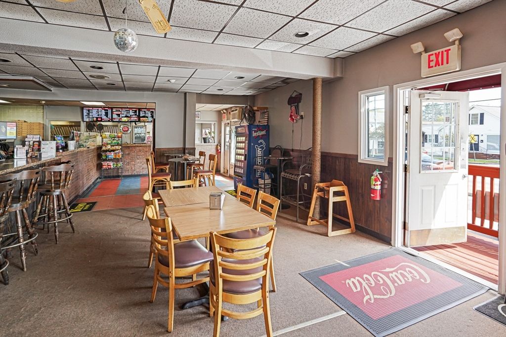 Dining room, Interior