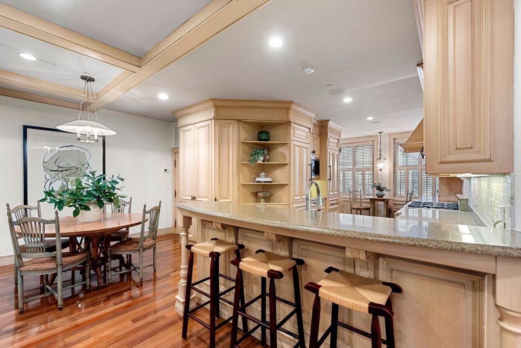 Dining room, Interior, Kitchen, Pendant Lights, Recessed Lighting, Wood Texture Flooring