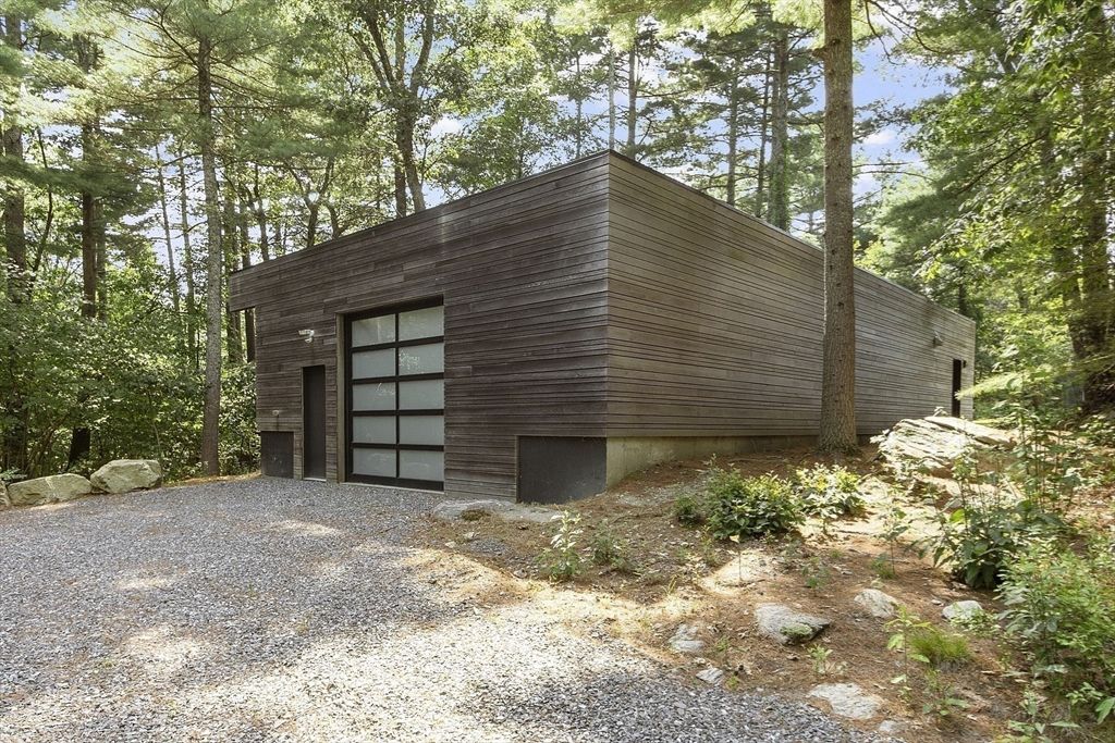 Detached Garage, Exterior