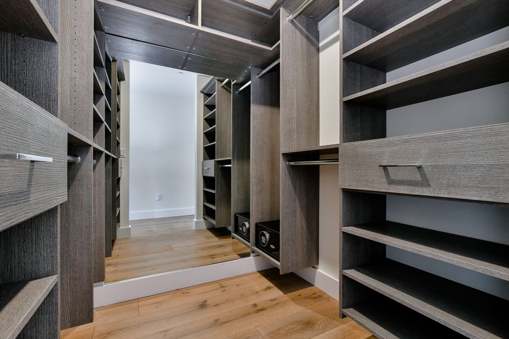 Interior, Walk-in Closets, Wood Texture Flooring