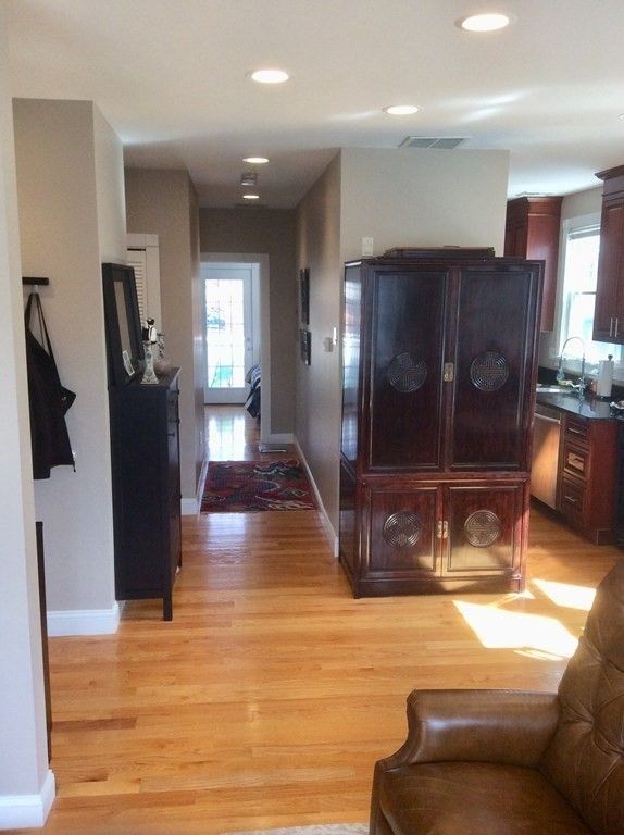 Interior, Recessed Lighting, Wood Texture Flooring