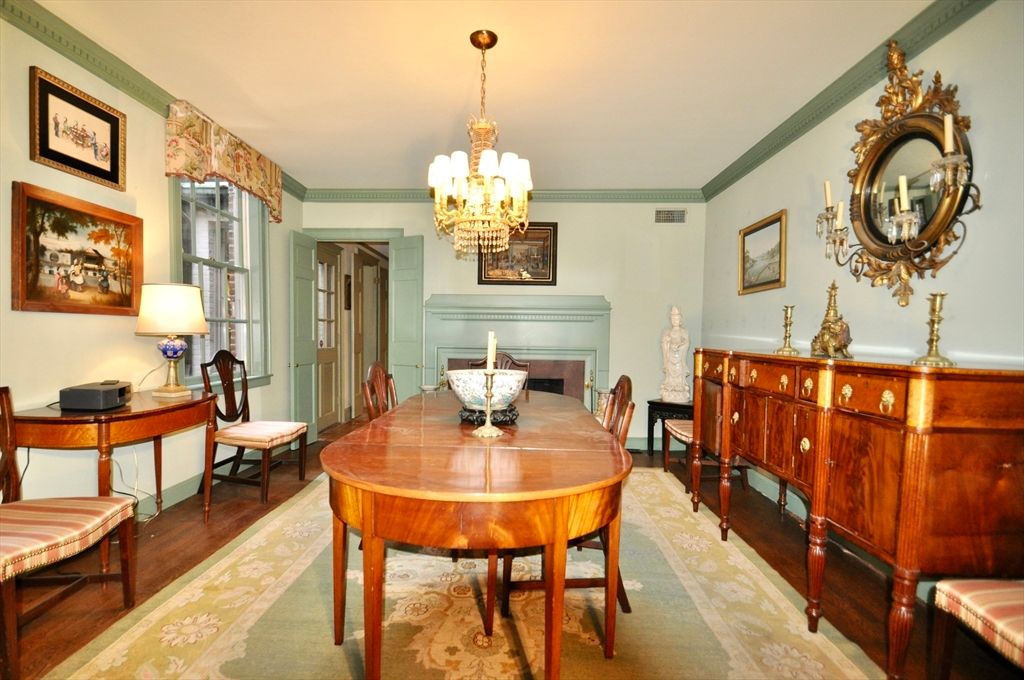 Chandelier, Dining room, Fireplace, Interior, Piano, Wood Texture Flooring