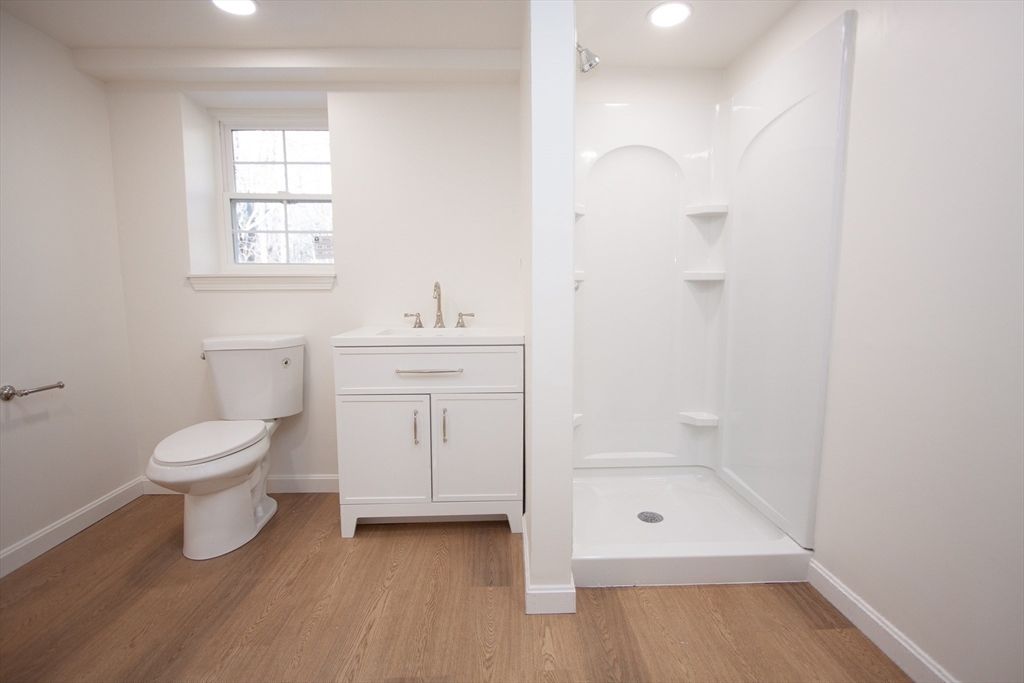 Bathroom, Interior, Recessed Lighting, Wood Texture Flooring