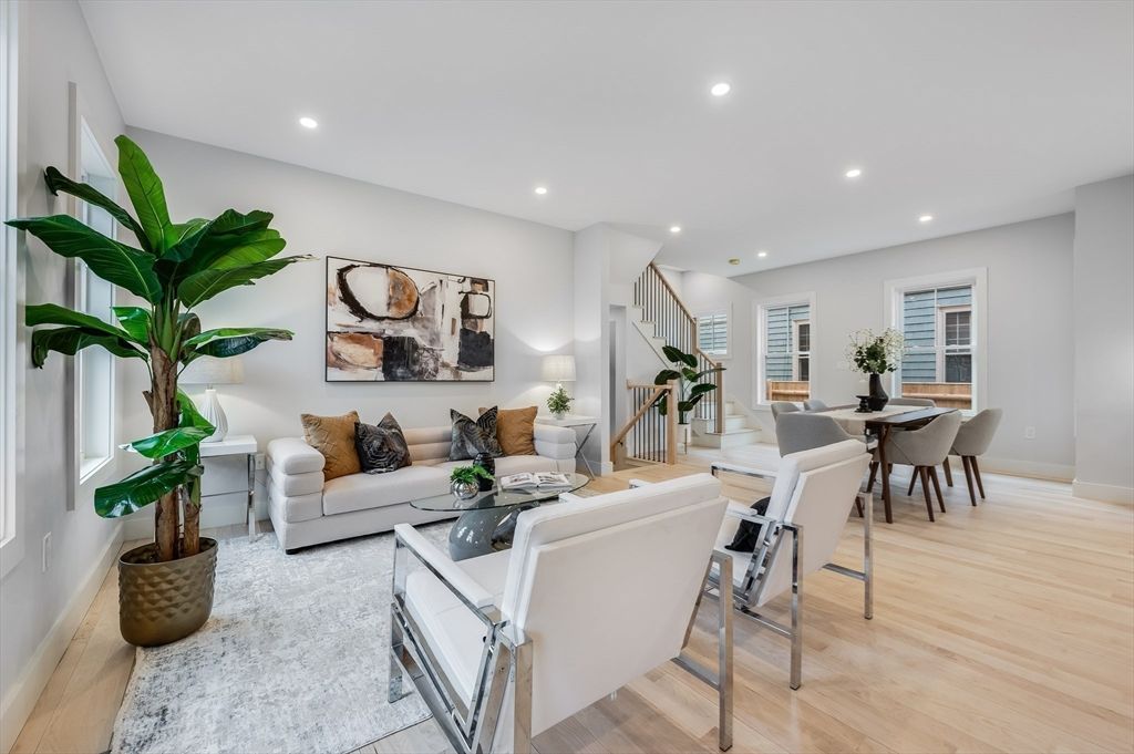 Dining room, Interior, Living room, Recessed Lighting, Wood Texture Flooring
