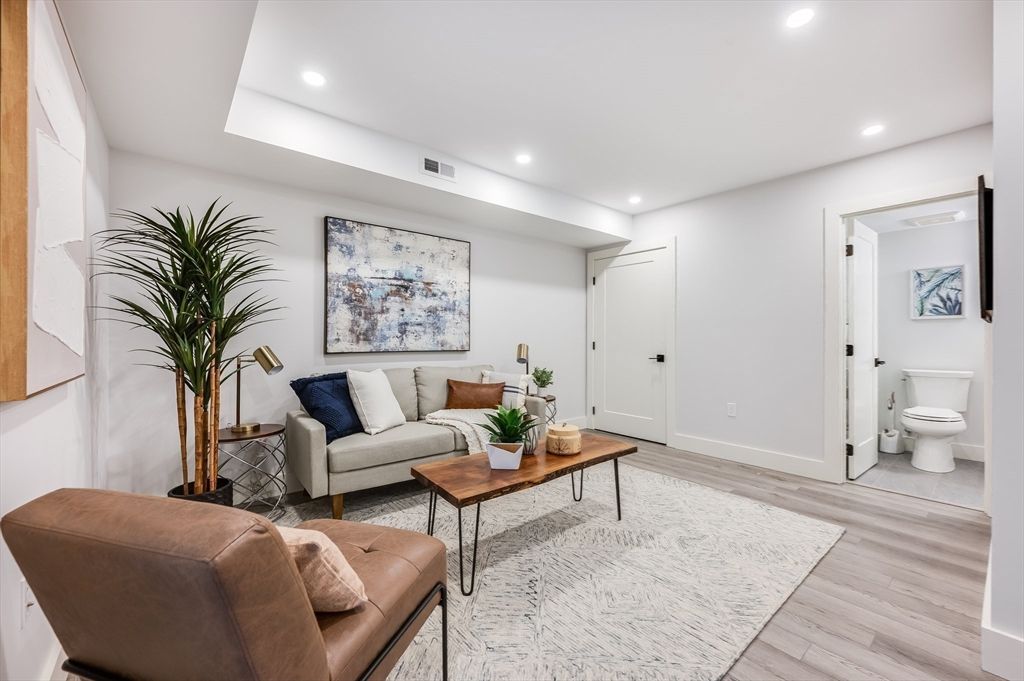 Bathroom, Interior, Living room, Recessed Lighting, Wood Texture Flooring