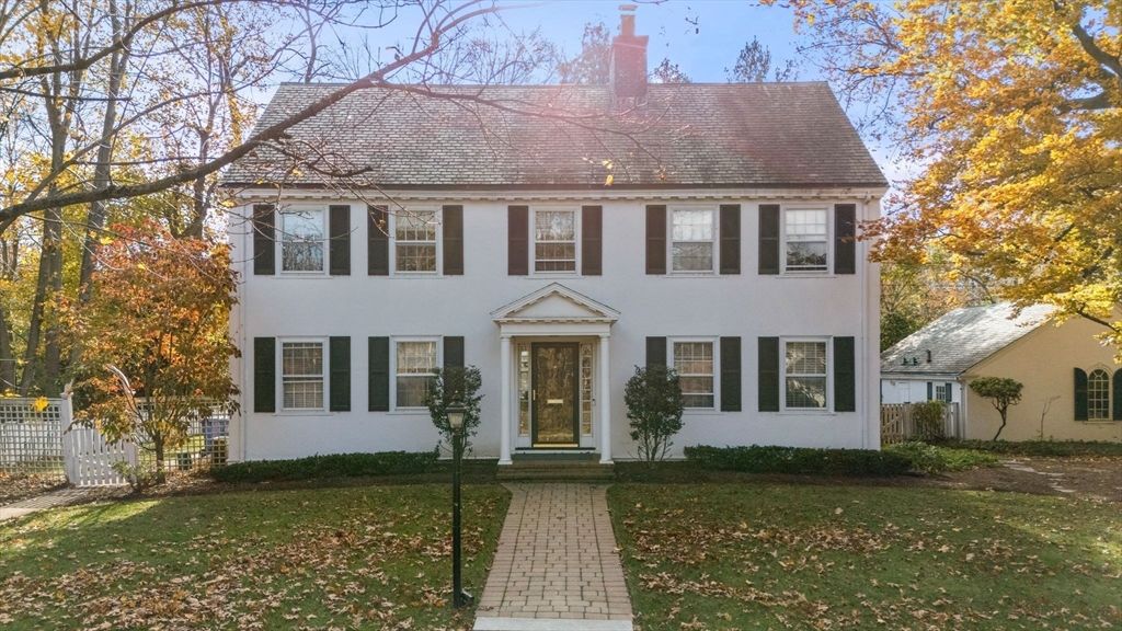 Exterior, Facade, Georgian