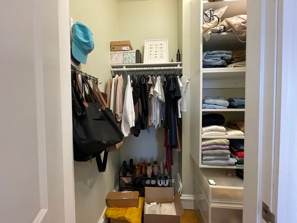 Interior, Walk-in Closets