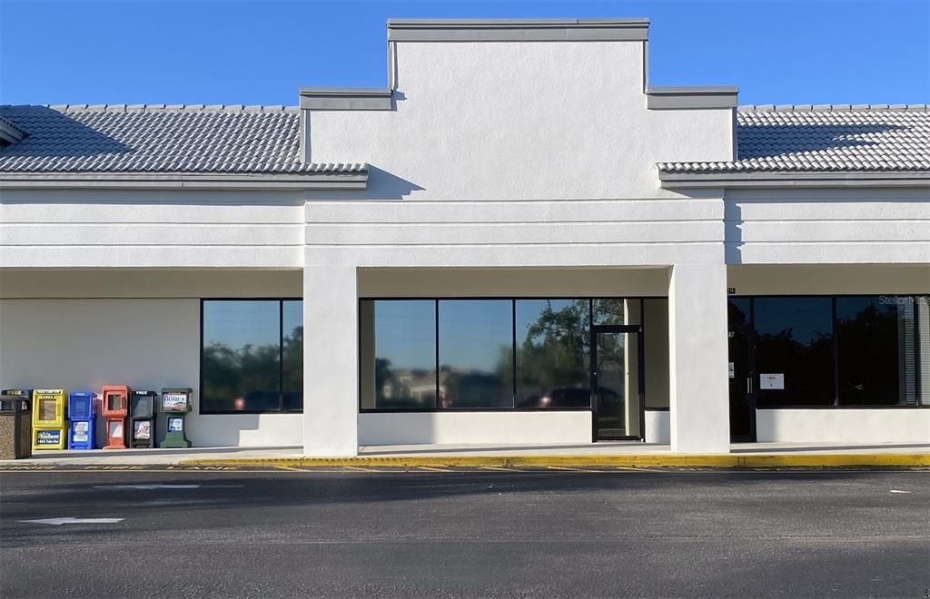 Exterior, Facade, Modern
