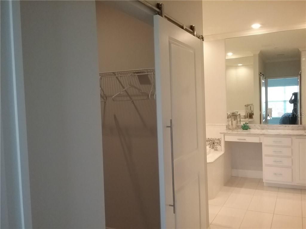 Bathroom, Interior, Recessed Lighting, Walk-in Closets