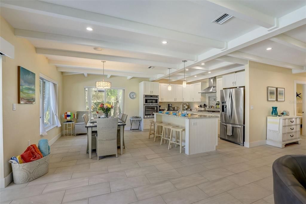 Dining room, Interior, Kitchen, Pendant Lights, Recessed Lighting, Stainless Steel Appliances