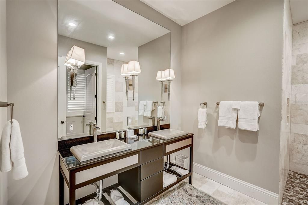 Bathroom, Interior, Recessed Lighting