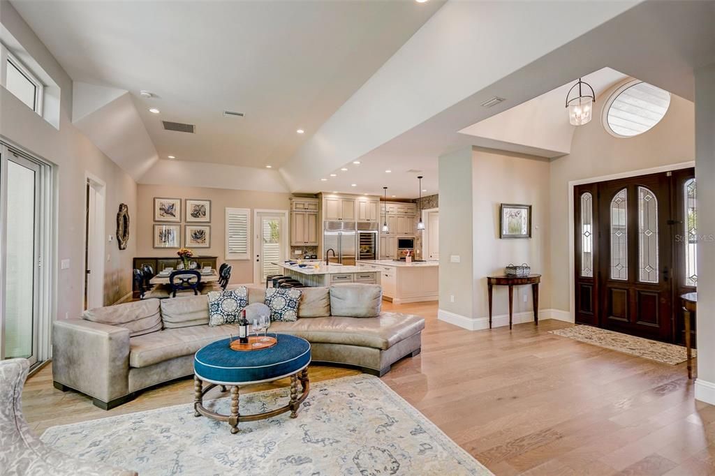 Dining room, Interior, Kitchen, Living room, Pendant Lights, Recessed Lighting, Stainless Steel Appliances, Wood Texture Flooring