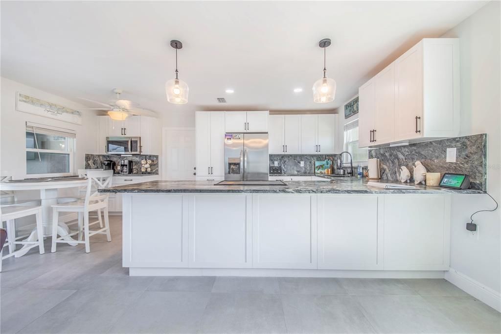 Dining room, Interior, Kitchen, Pendant Lights, Recessed Lighting, Stainless Steel Appliances