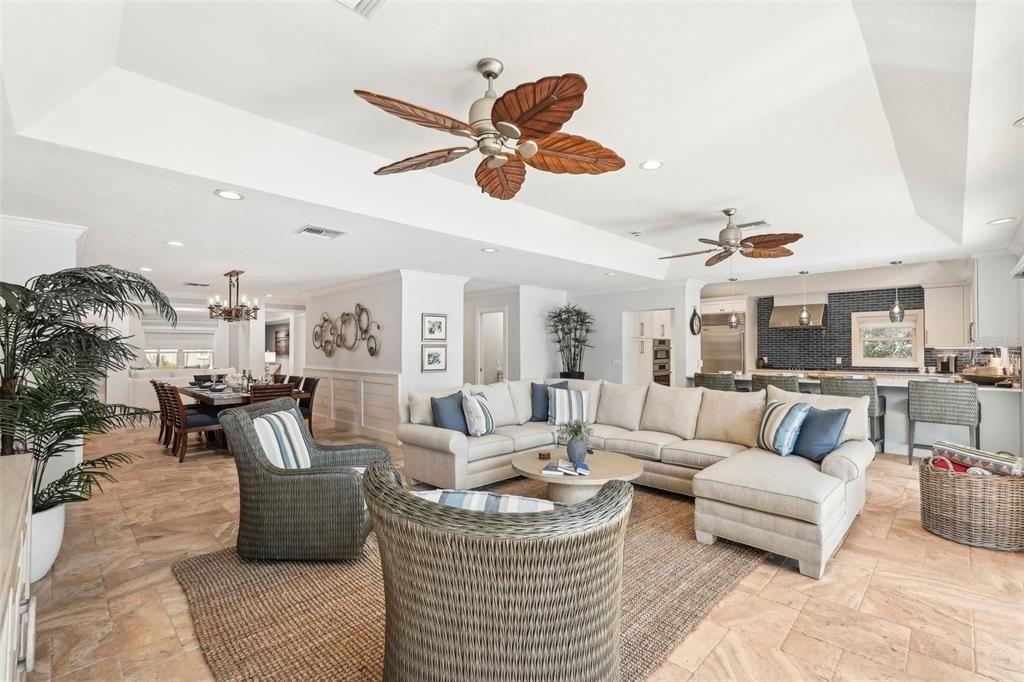 Dining room, Interior, Kitchen, Living room, Pendant Lights, Recessed Lighting, Stainless Steel Appliances