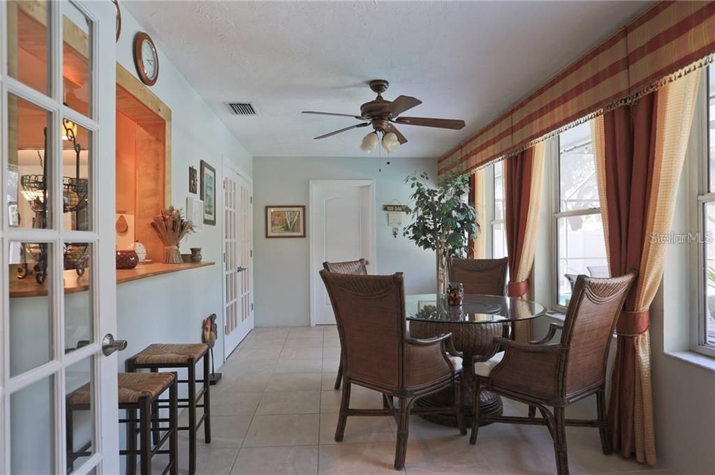 Dining room, Interior