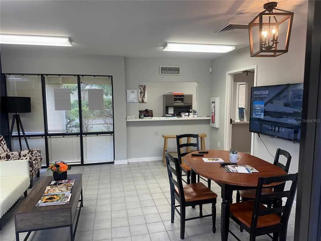 Dining room, Interior, Living room, Pendant Lights
